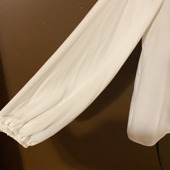 White Blouse w/Gold Hardware - Picture 2 of 3